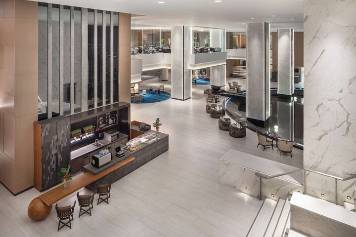 Entrance & Lobby