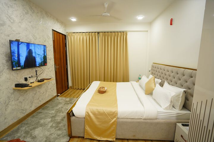 Room 42 of 93