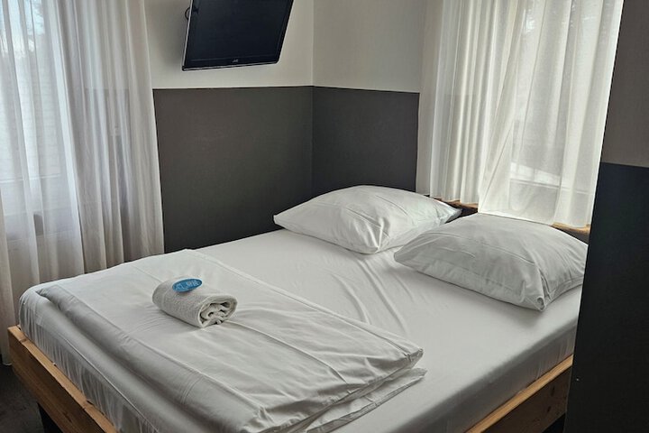 Room 7 of 20