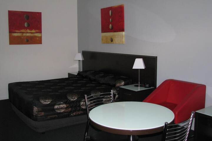 Room 11 of 17