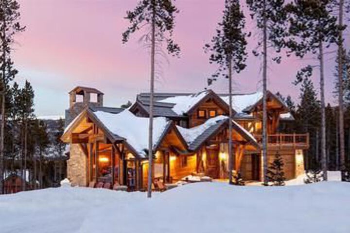 Photo of Slopeside Manor on Peak 8 by Pinnacle Lodging
