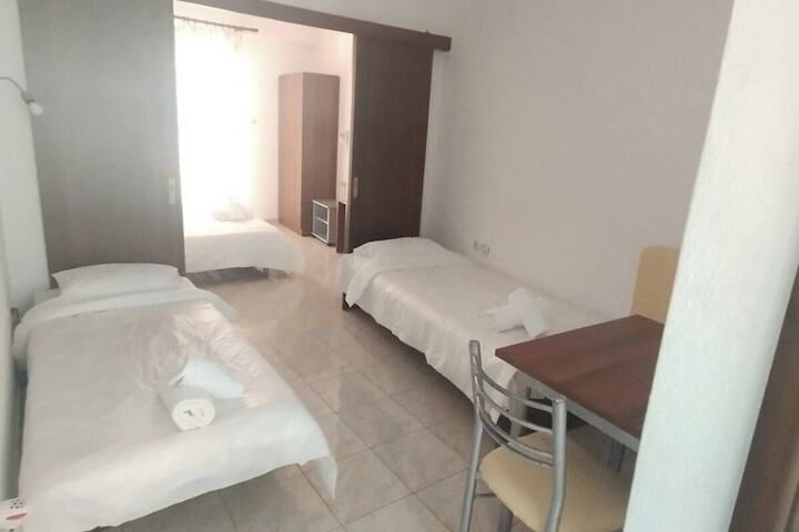 Room 7 of 71
