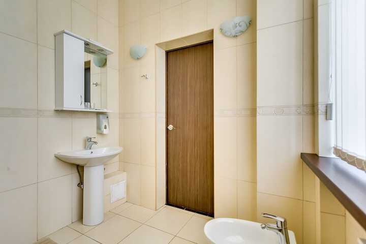 Room 35 of 43