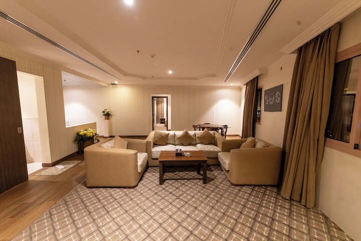 Room 40 of 114