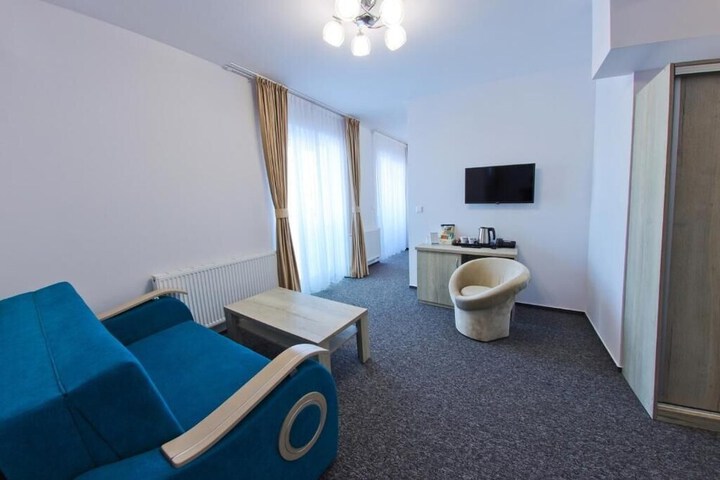Room 15 of 27