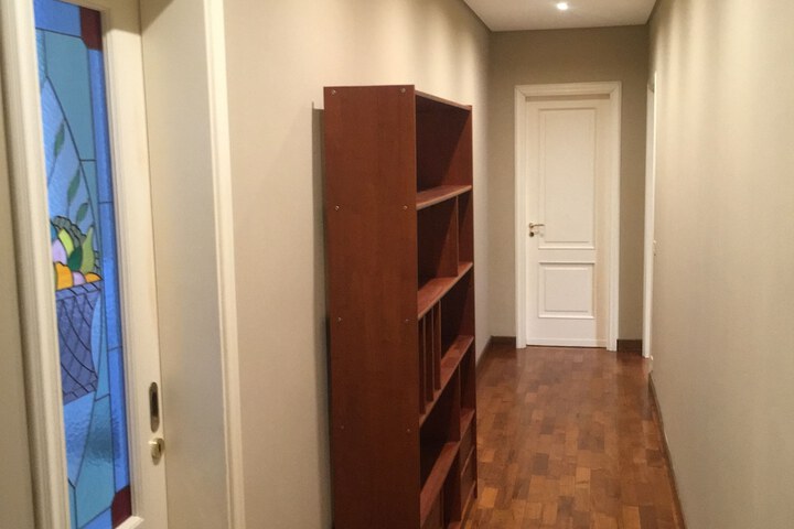 Room 27 of 63