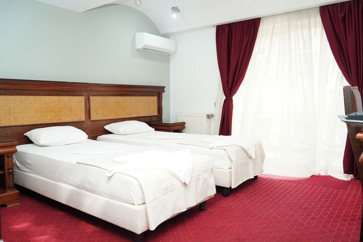 Room 5 of 36