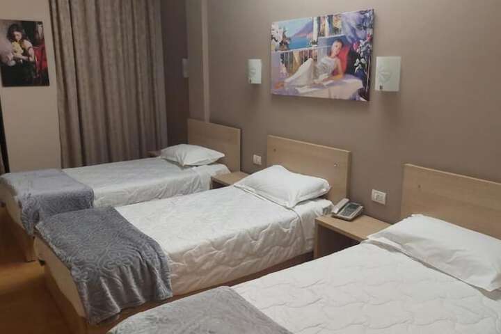Room 14 of 71