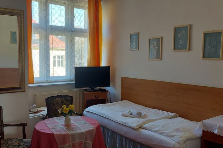 Room 42 of 88