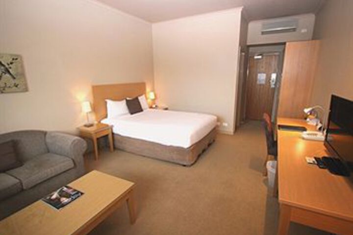 Room 4 of 39