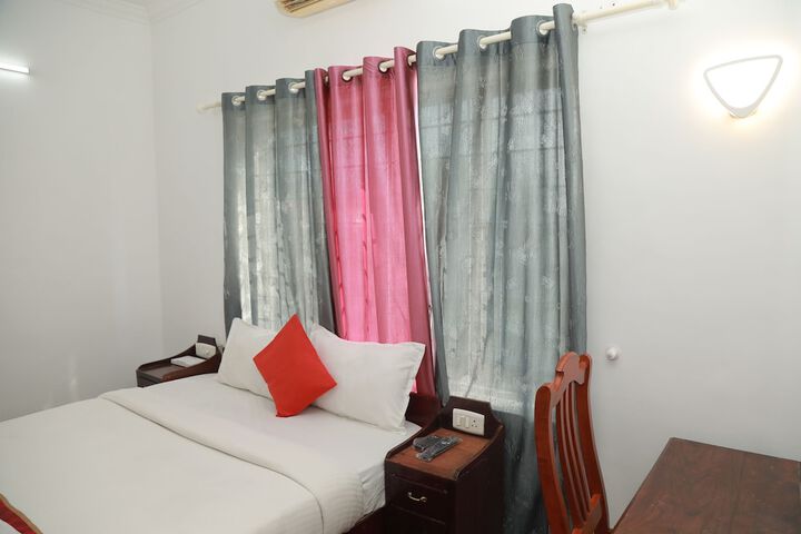 Room 8 of 15