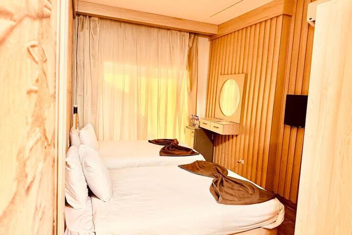 Room 175 of 284