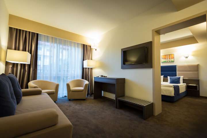 Room 16 of 49