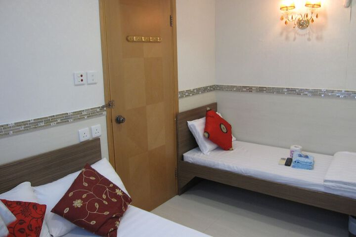 Room 6 of 52