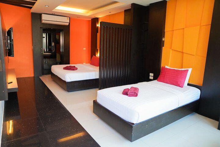 Room 16 of 64