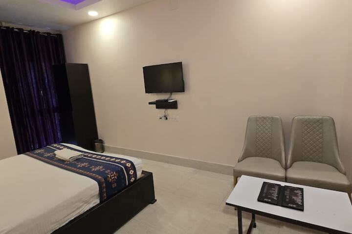 Room 12 of 41