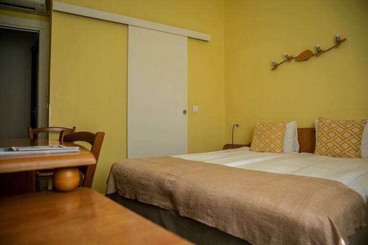 Room 10 of 46