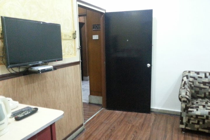 Room 5 of 34