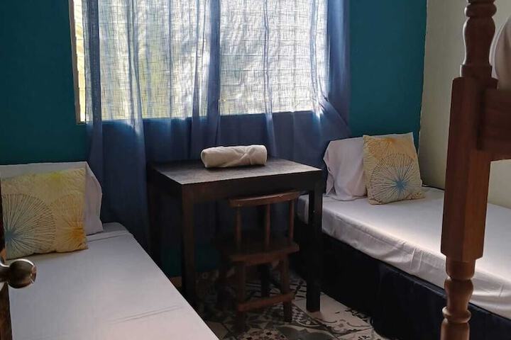 Room 9 of 37