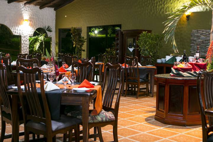 Dining 86 of 147