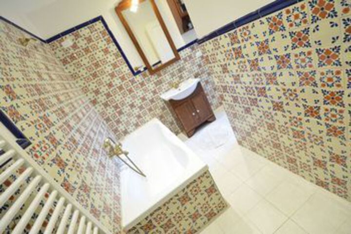 Room 5 of 25