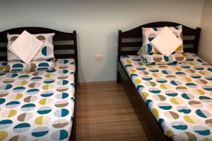 Room 6 of 47