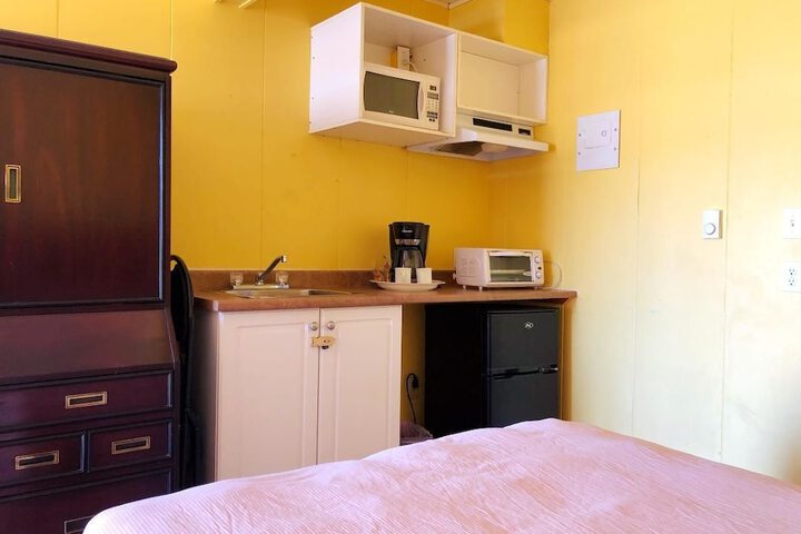 Room 8 of 33