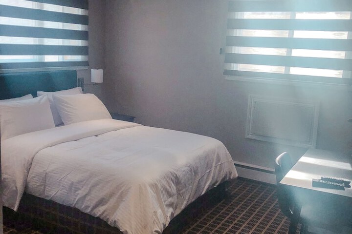 Room 11 of 29