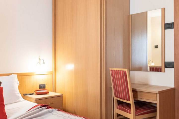 Room 60 of 186