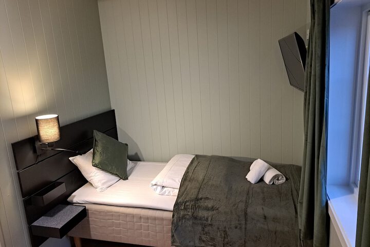 Room 10 of 13