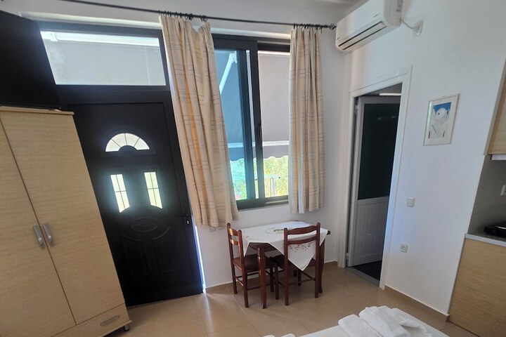 Room 34 of 59