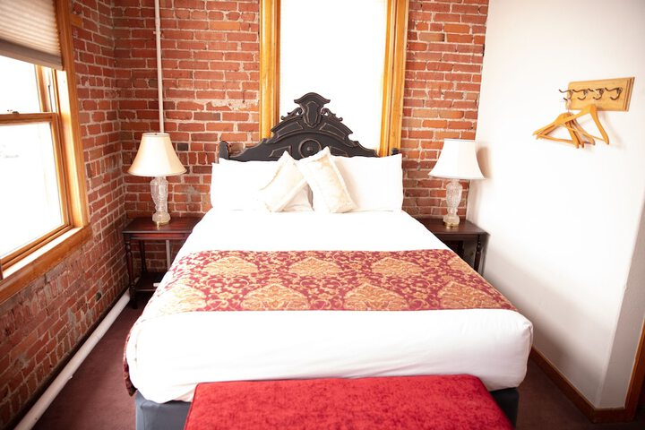 Room 35 of 120