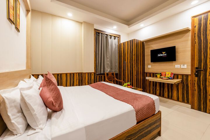Room 5 of 20