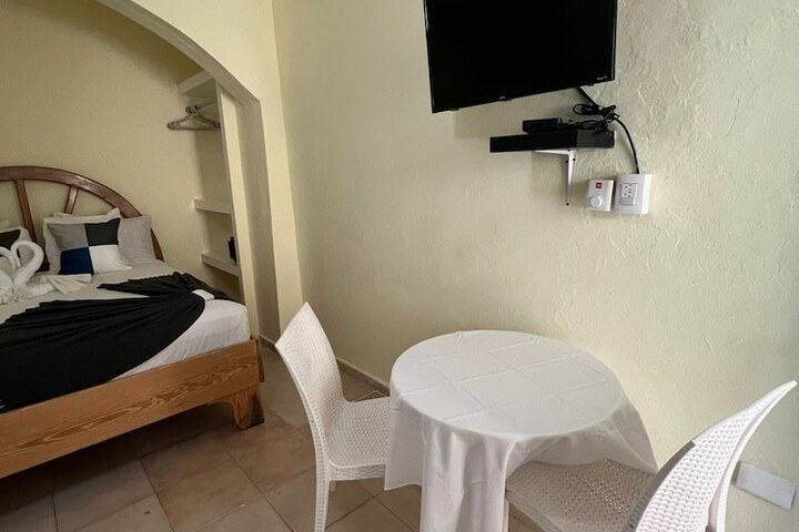 Room 14 of 27