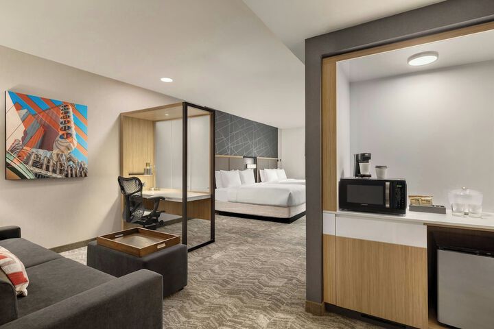 Room 19 of 77