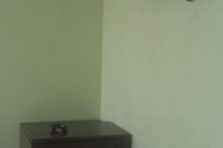 Room 17 of 32