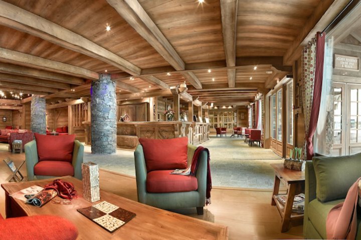 Hotel Interior 4 of 33