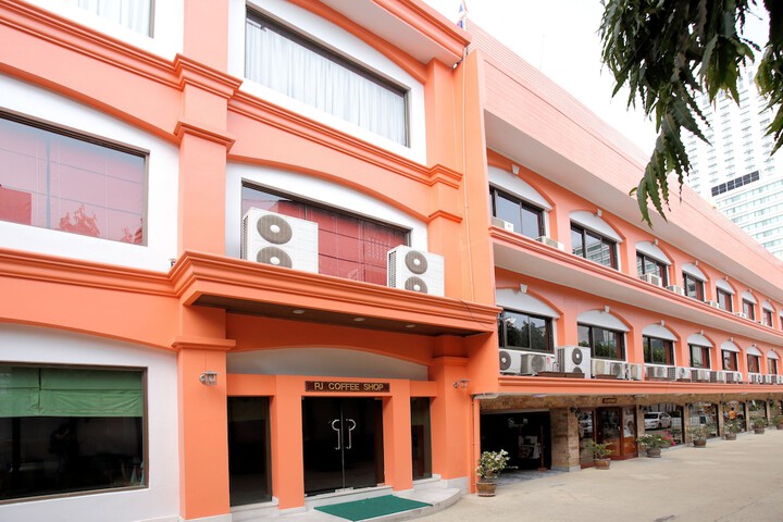 Hotel 68 of 71
