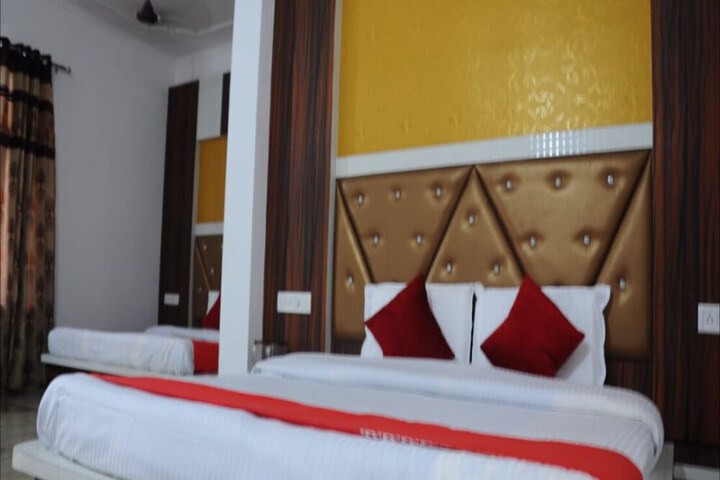 Room 4 of 28