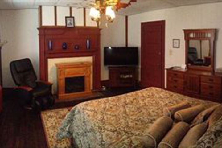 Room 17 of 33
