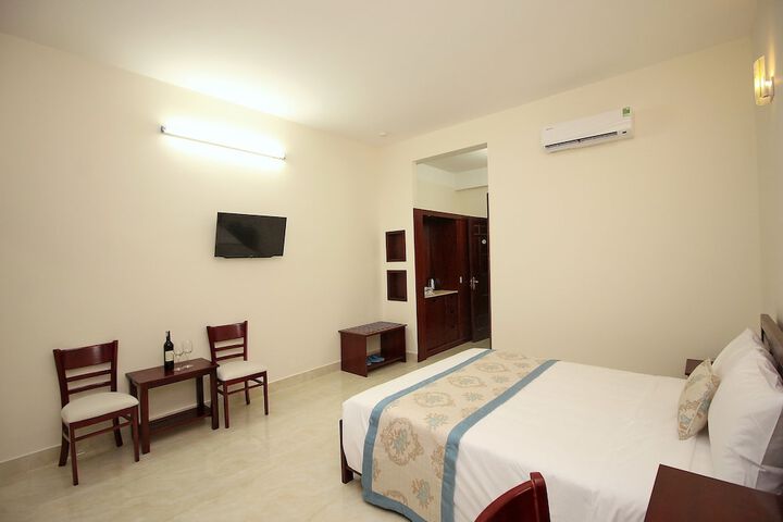 Room 5 of 151
