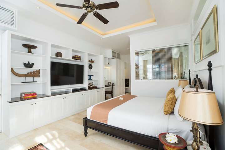 Room 16 of 64