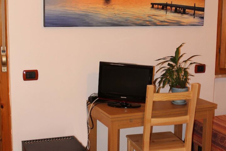 Room 16 of 25
