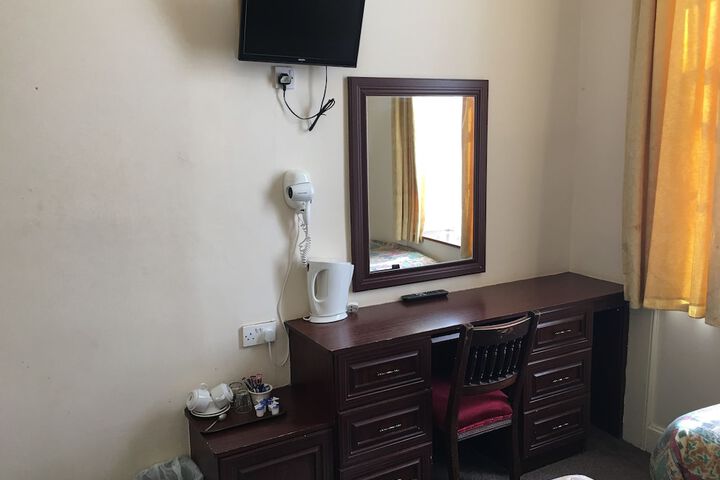 Room 47 of 80