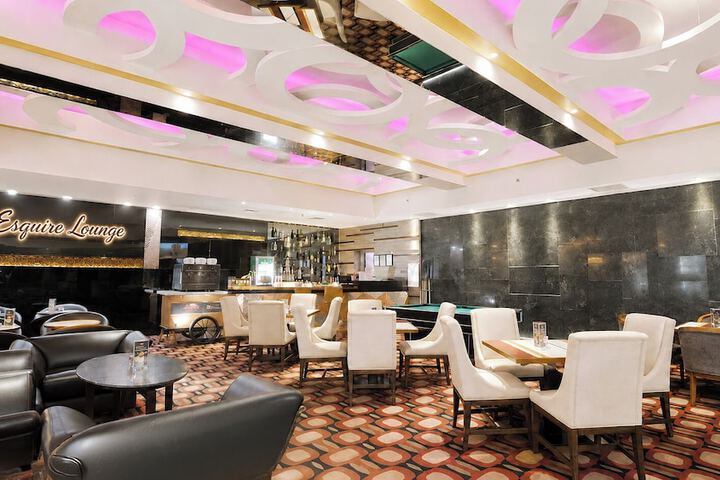 Entrance & Lobby