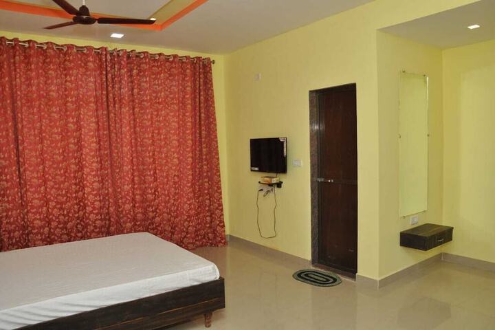 Room 14 of 16