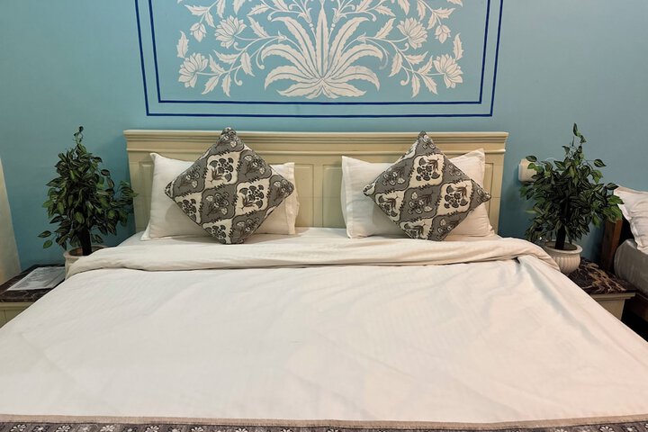 Room 8 of 62