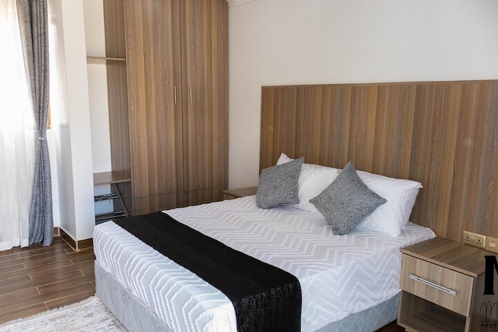 Room 3 of 9