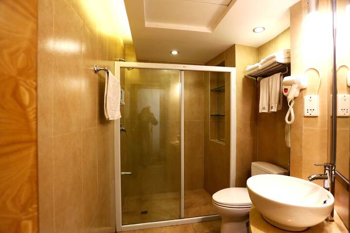 Room 16 of 24