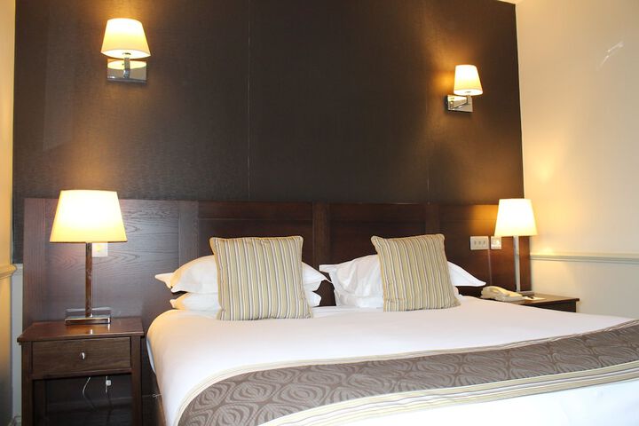 Room 8 of 71